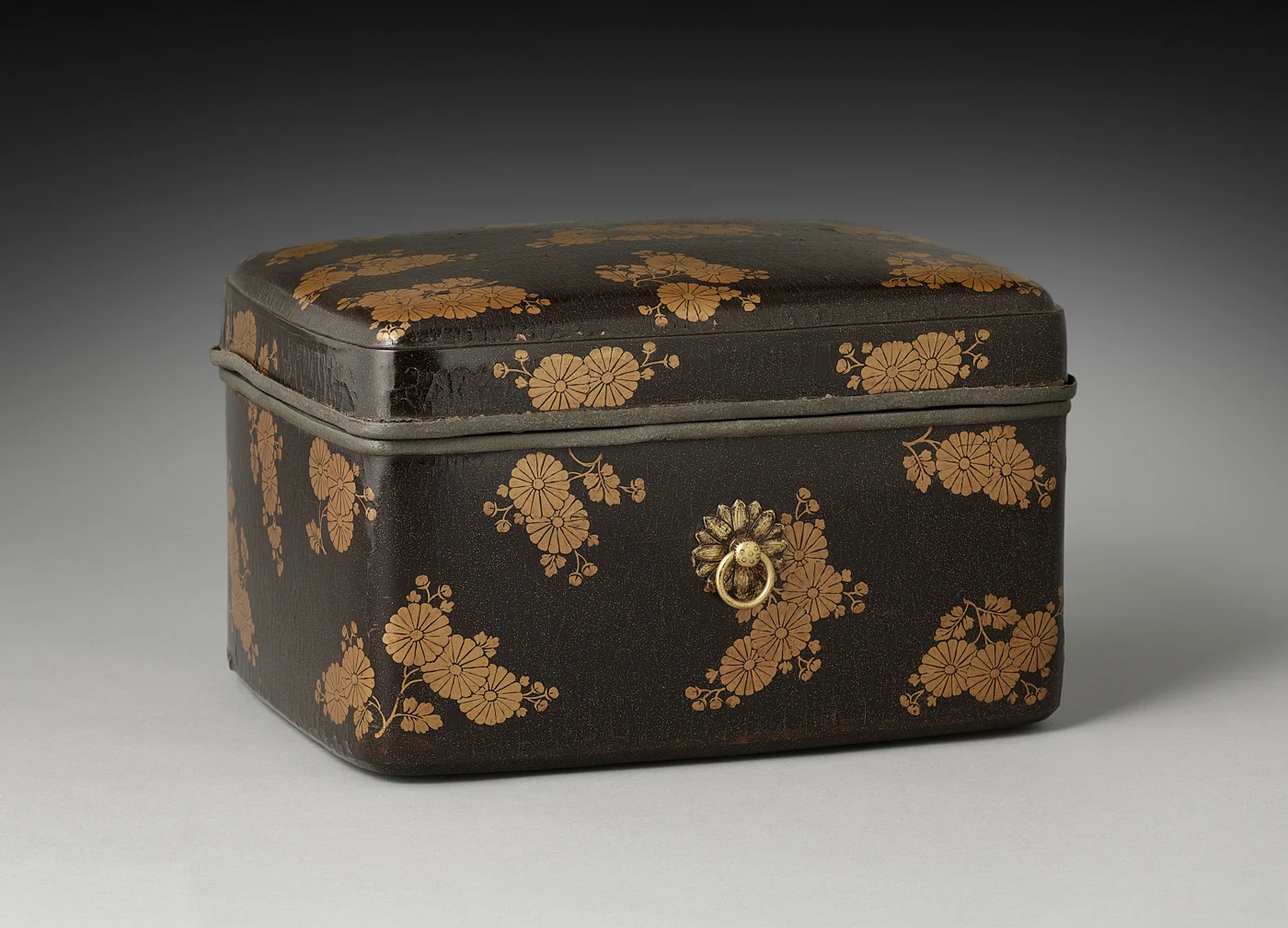 Cosmetics Box with Chrysanthemums
