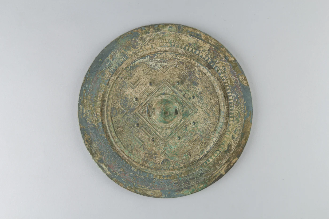 Mirror (Shinjūkyō) Based on Han Dynasty Prototype with Cosmological Design